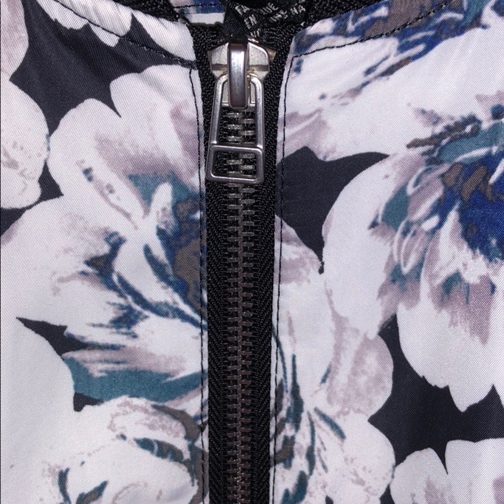 Floral jacket - Picture 3 of 4